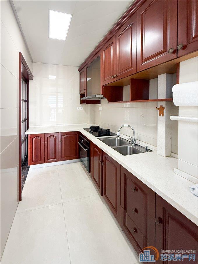 鸣北小区 精装146平155万带车位