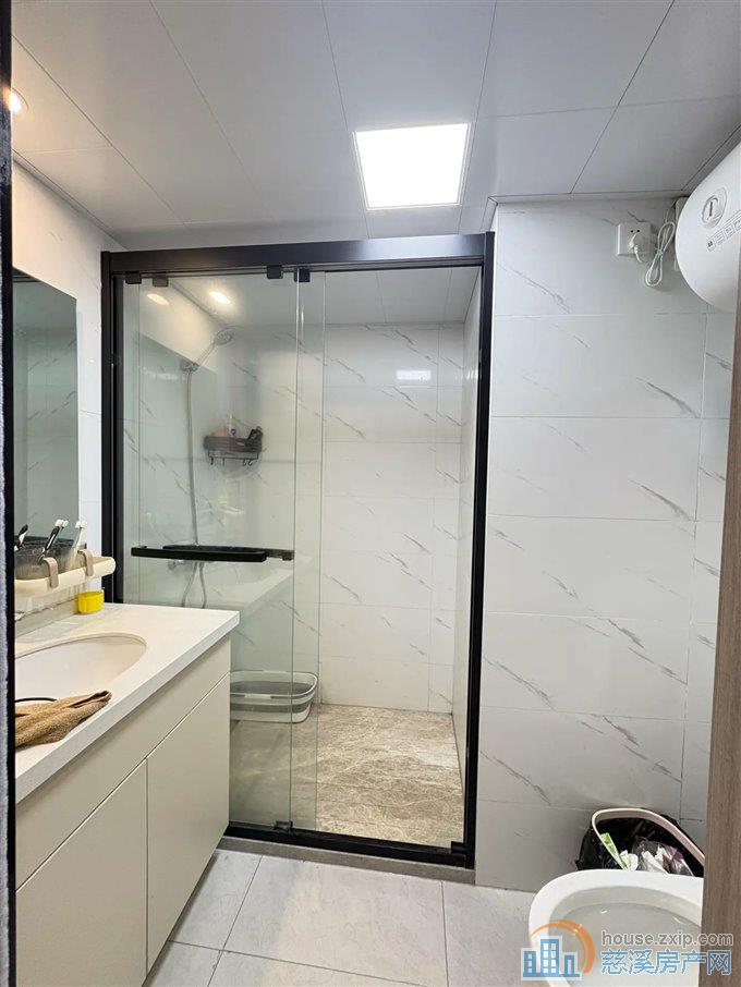 出租广宇大厦2500元/月