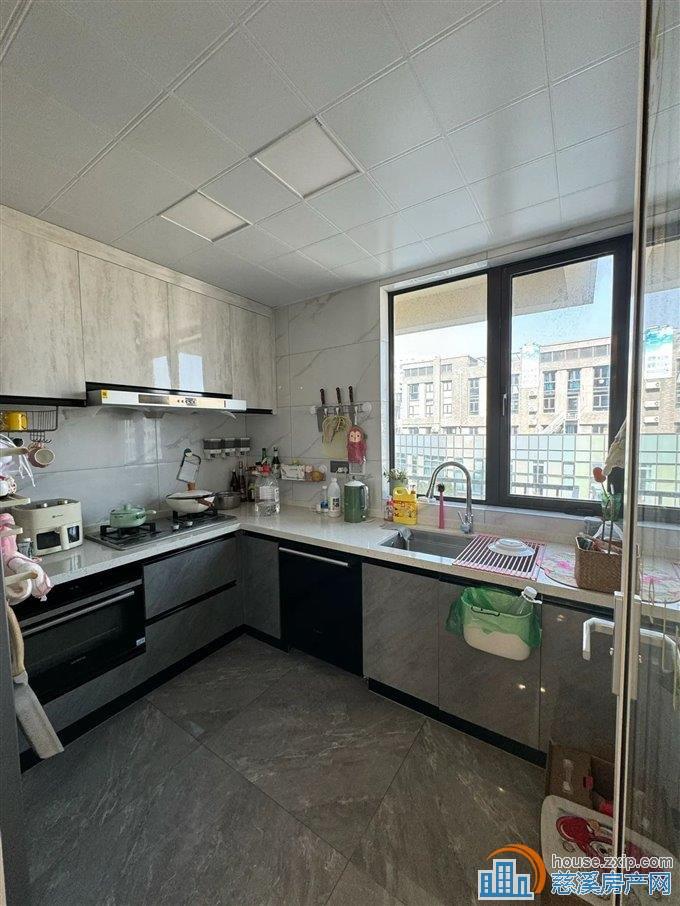 中海湖心半岛 精装127平233.8万