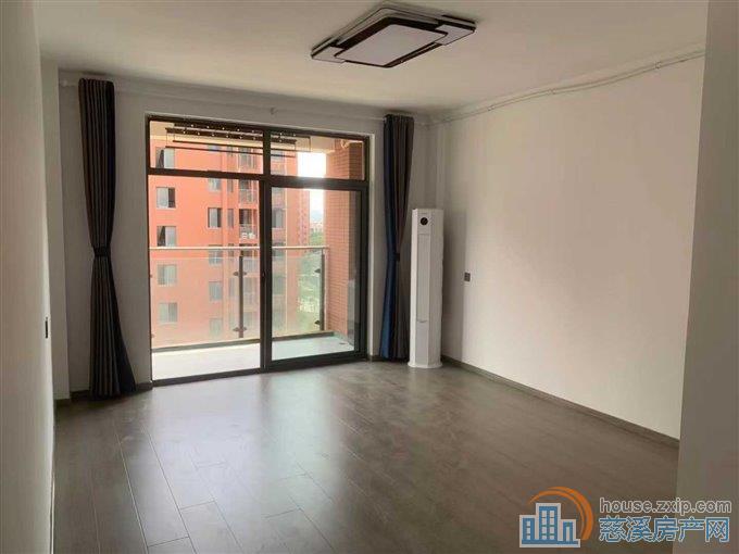 双和家苑157平简装三室二卫3000元