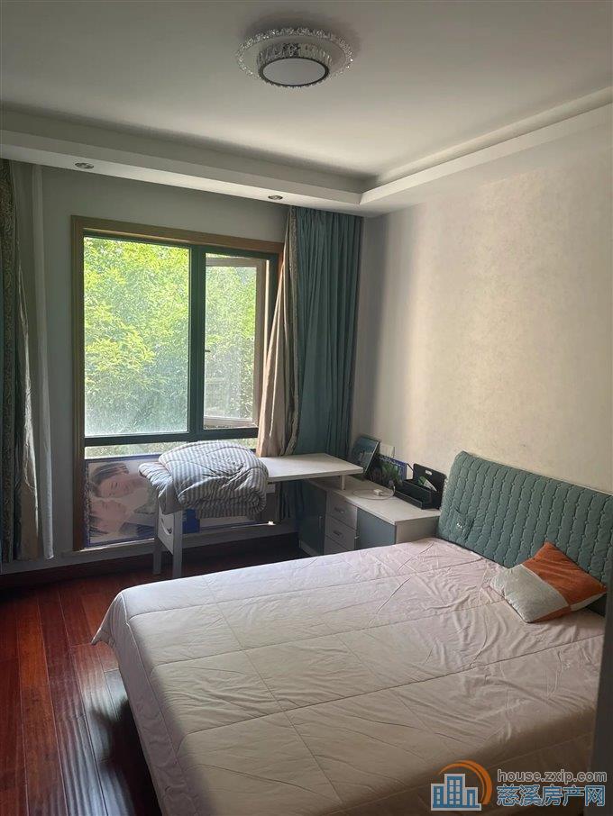 枫华富地花园134平155万送车位精装