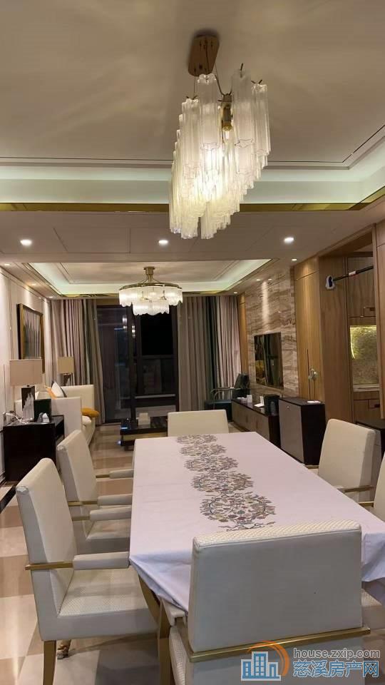 保利俯院江南洋房127平豪装208万