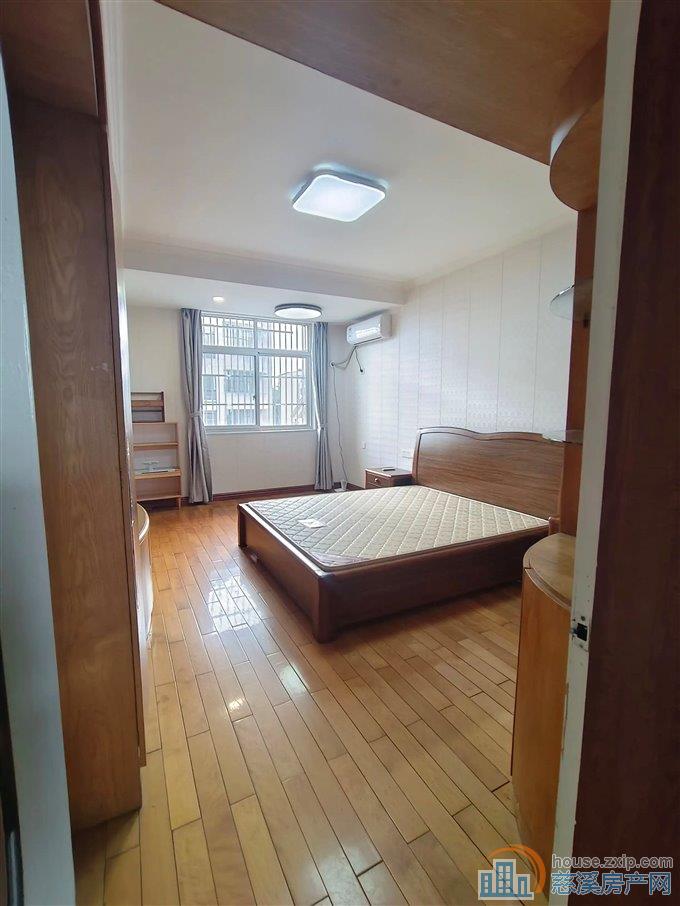 孙塘新村 精装三室 77平方 88万