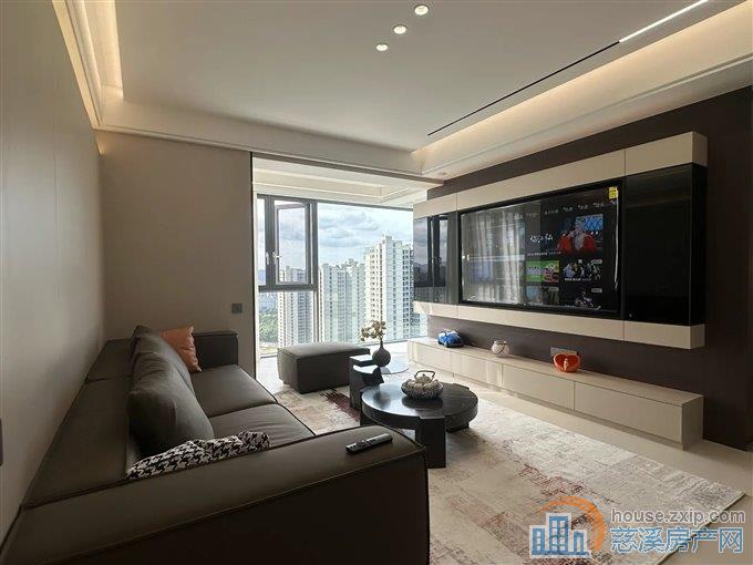 江滨之城 豪装143平方238万双车位