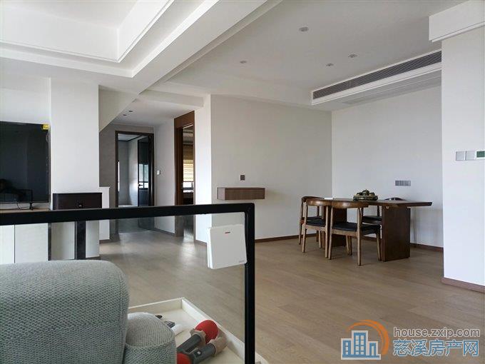 新城大道旁,嘉和名苑顶复豪华装修100万