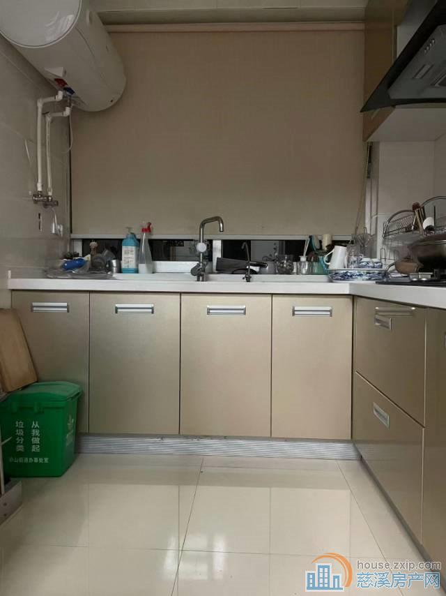 金山南区5楼75平精装3室一口价55万