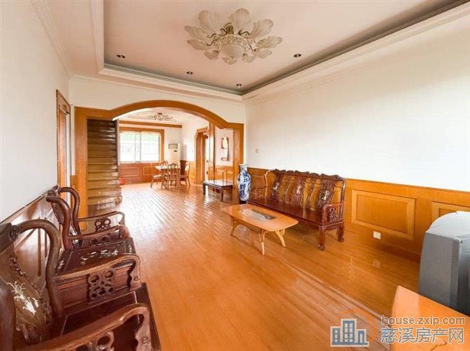 虞波花园 141平 109万