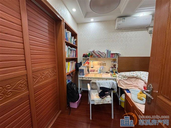 仙潭家园81平98万精装修2居室