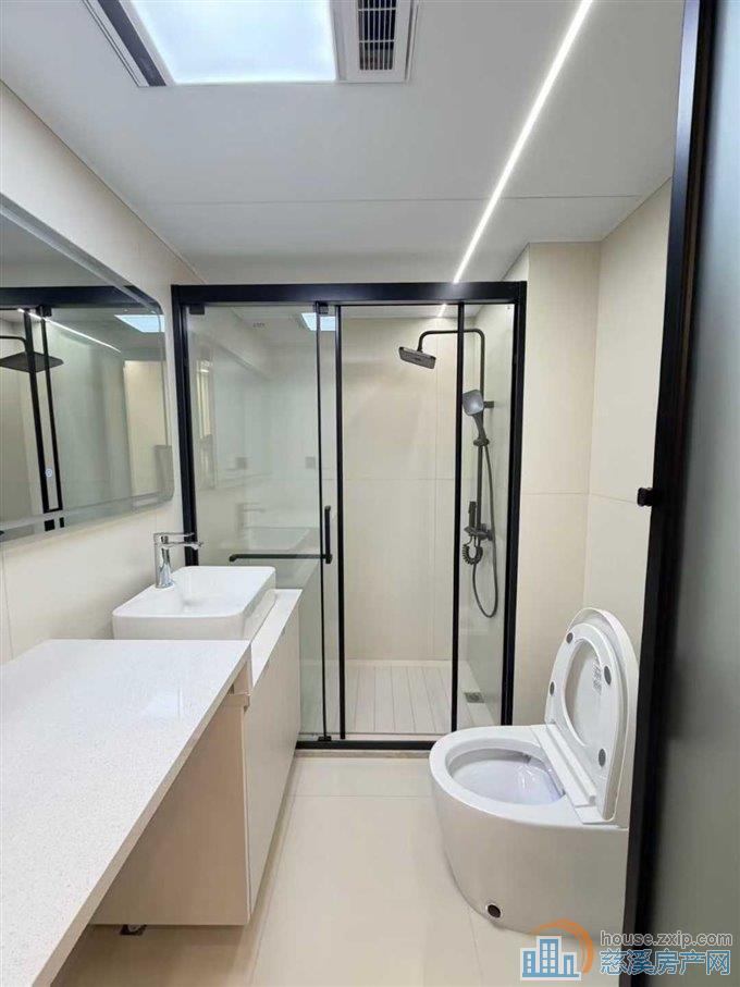 富丽湾全新豪华装修2500直接房源钥匙在