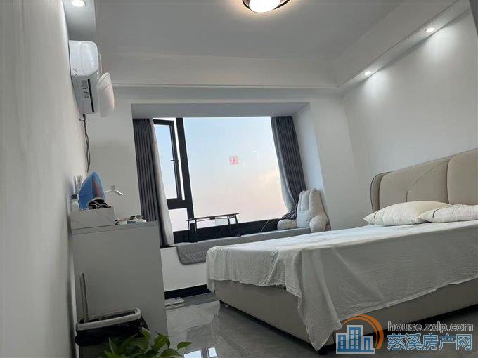 江滨江岸臻园 高楼层143平168万精装