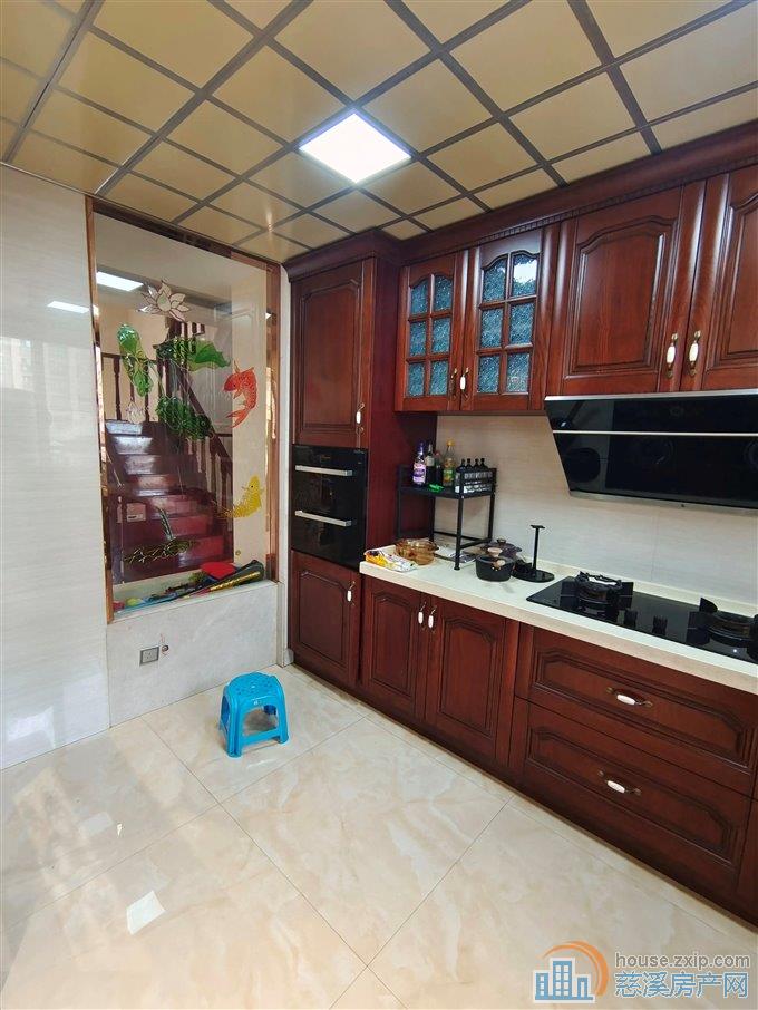 梵石花园 精装 实用面积265平方车位