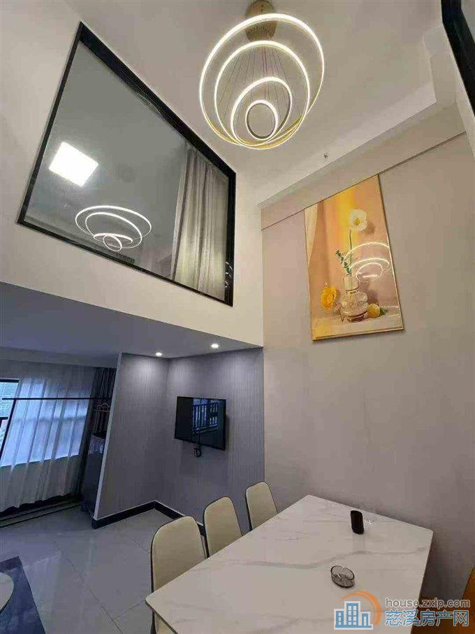 广宇大厦朝南复式2室1厅