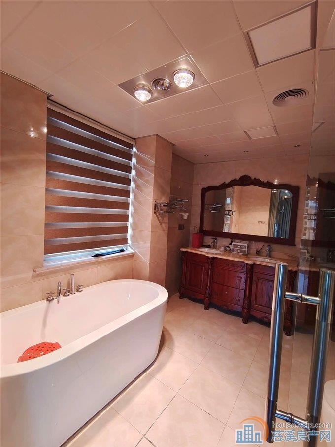 梵石花园 精装 实用面积265平方车位