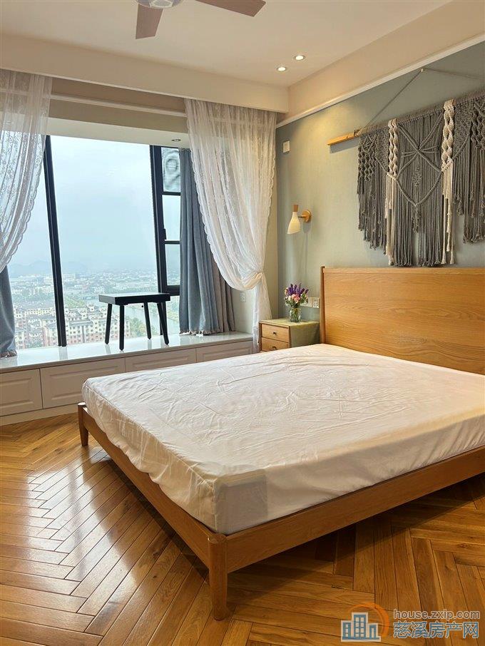 阳光城一期3室1卫精装修有车位