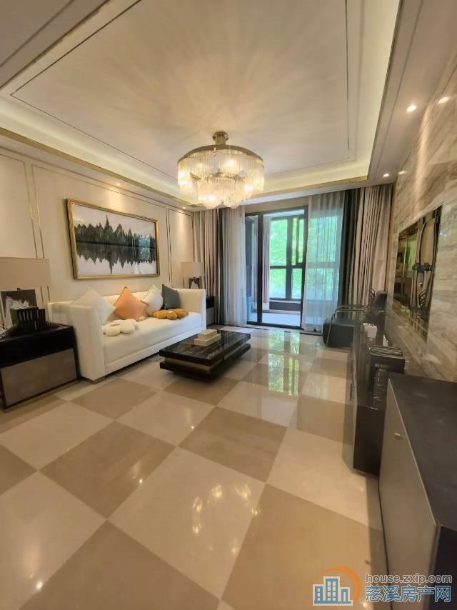 保利俯院江南洋房127平豪装208万