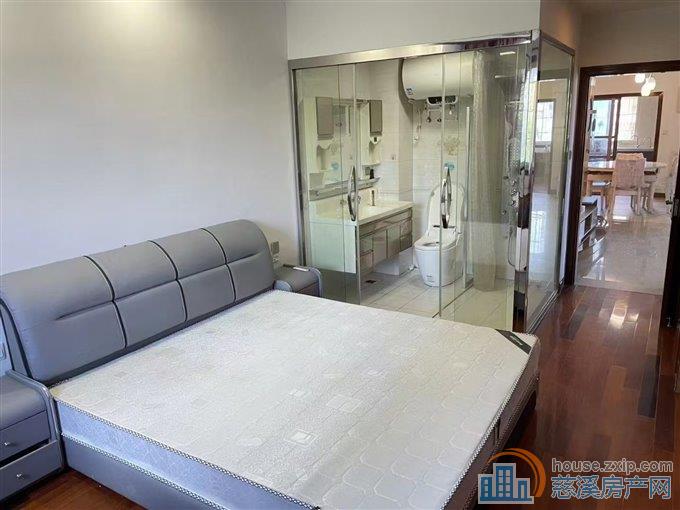 东门社区133平精装三室142.8万可读