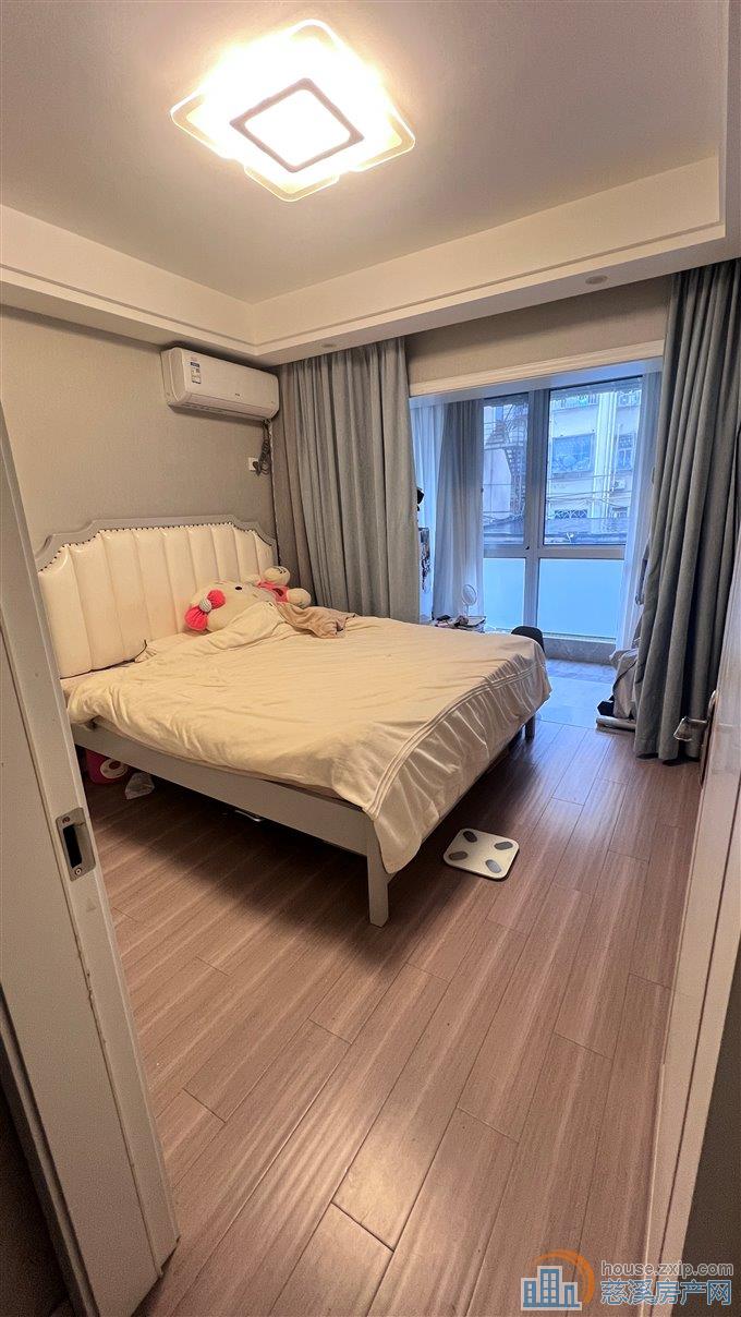 吉祥新村一楼73平多套精装二室88万等