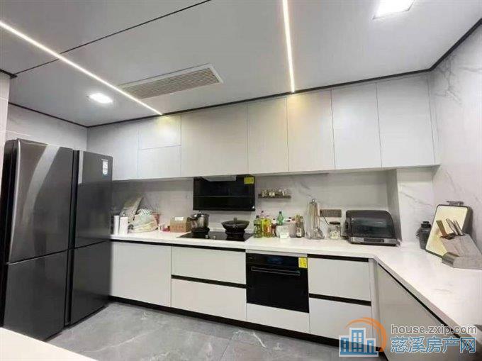 翡丽湾合院191平方豪装318万3车位