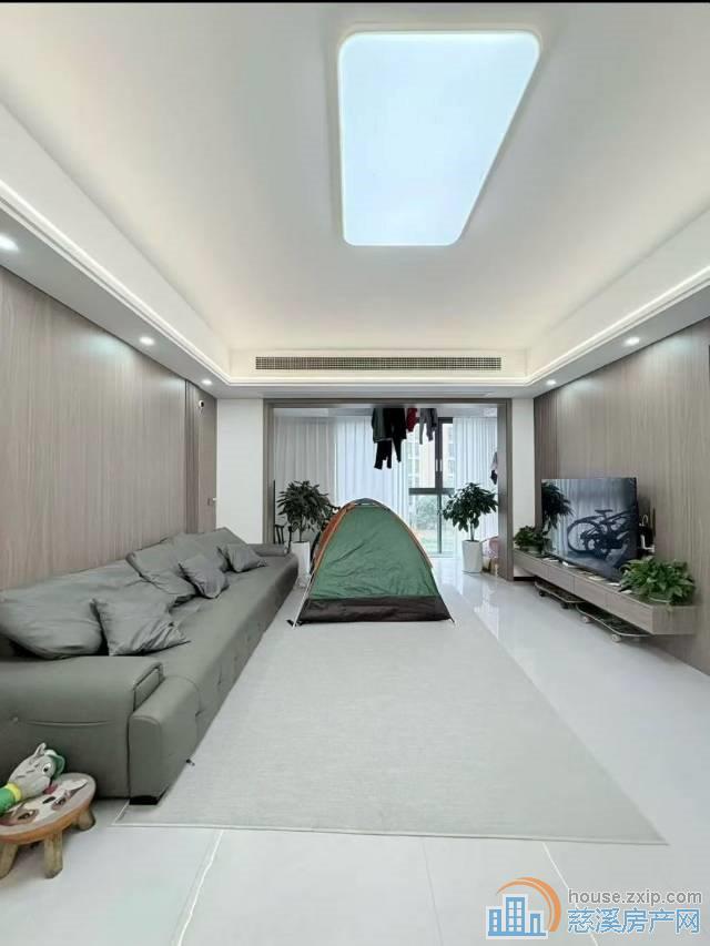 界牌新村精装车位杂物间送朝北露台