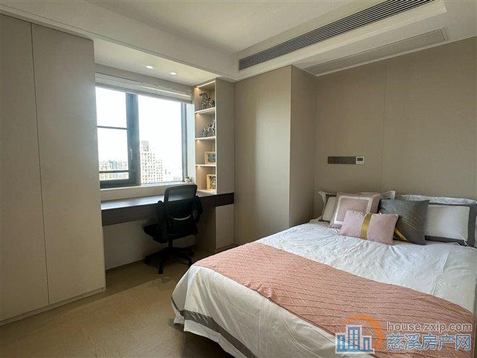 江滨之城 豪装143平方238万双车位