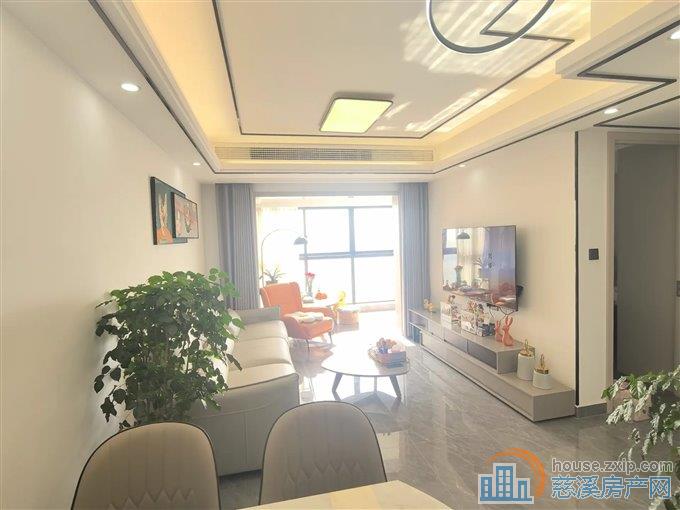 红星天铂佳苑92平120万精装修