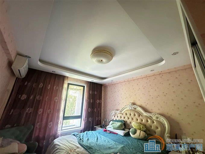 城市桃源90平108万精装修两居室