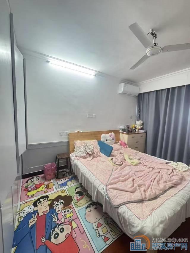 新城中心车库上面的1楼89平精装93万