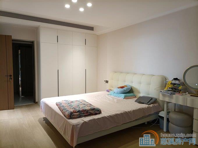 新城大道旁,嘉和名苑顶复豪华装修100万