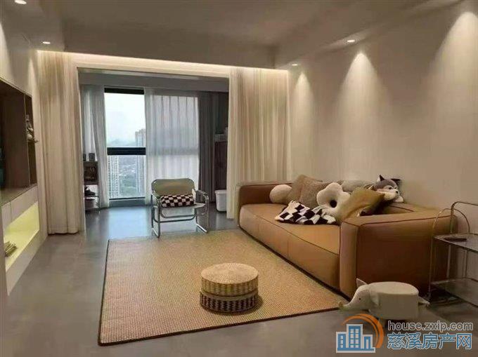 保利俯院江南126平精装三房两厅二卫