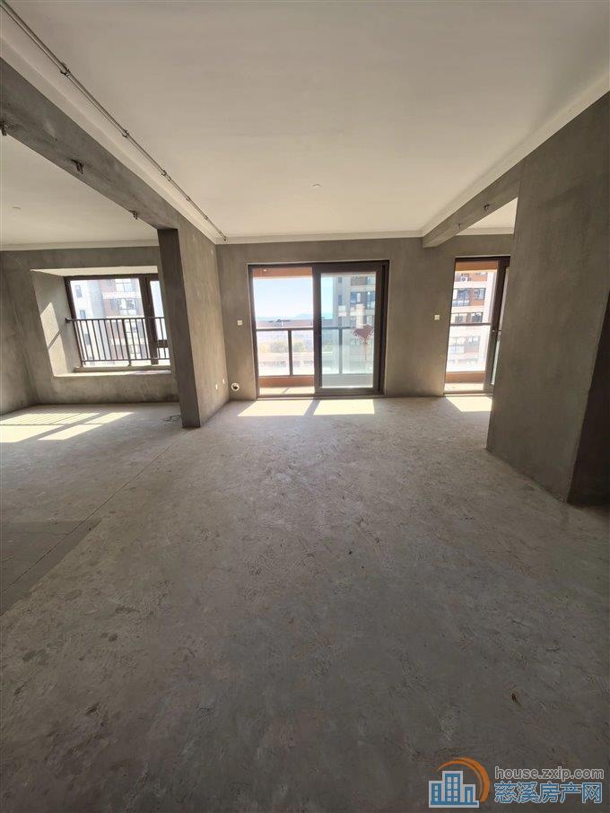 急卖蔚蓝云图 中上楼层115平126万