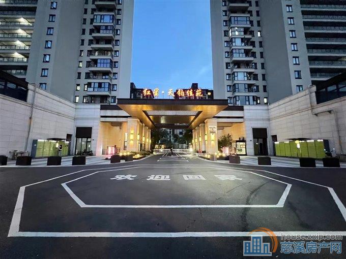 出售：天铂佳苑 七层洋房 黄金5楼边套