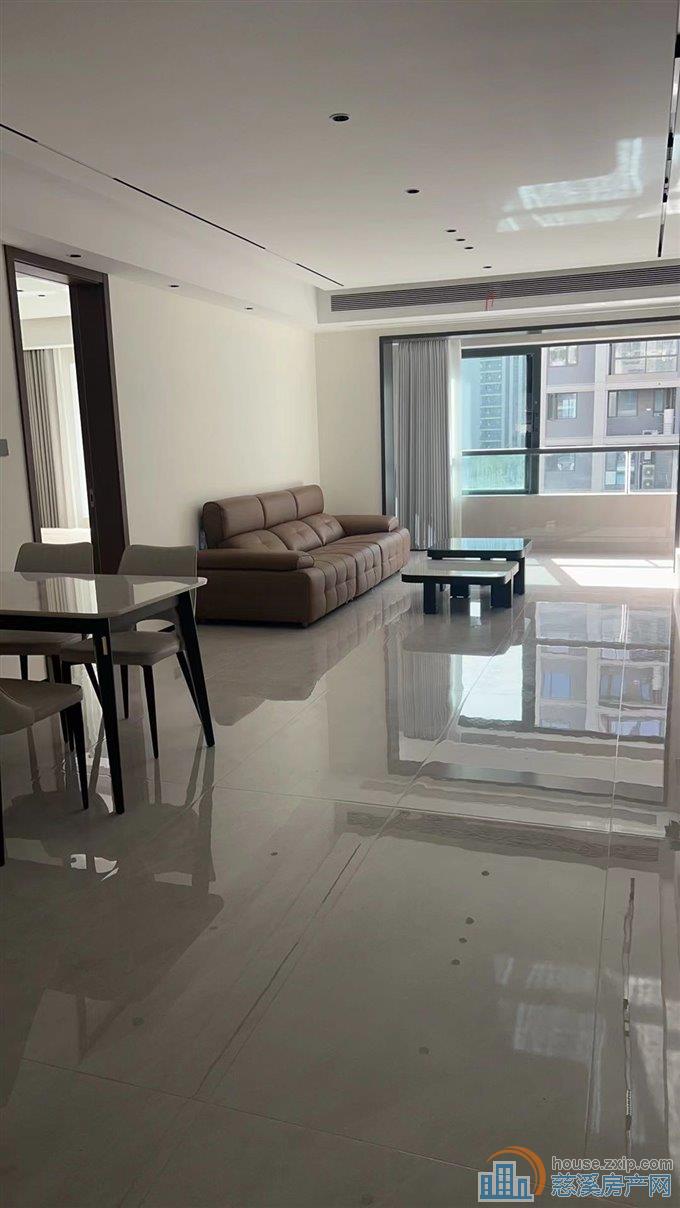 红星132平方精装修洋房四室2卫