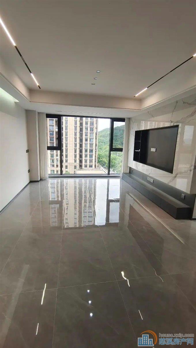 江滨之城102平158万全新精装修