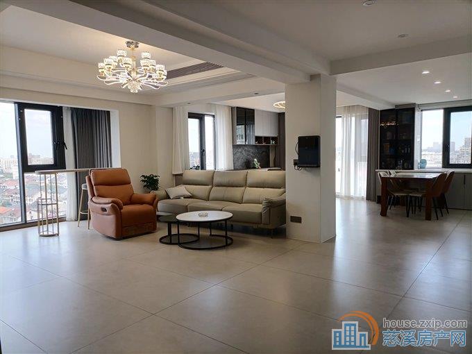 新城大道旁,嘉和名苑顶复豪华装修100万