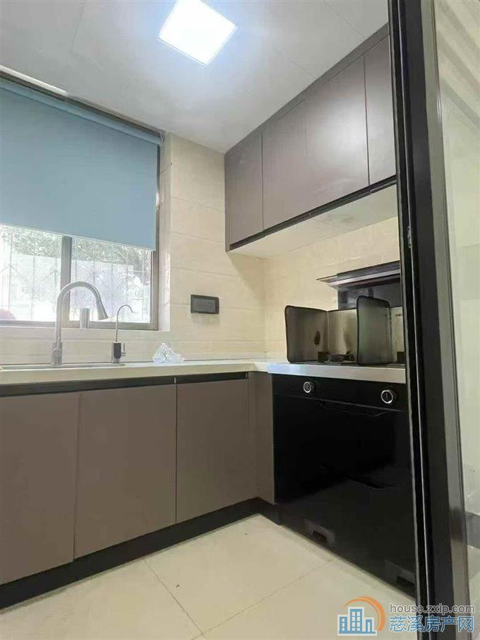 孙塘新村77平1楼3室精装可读书架空层