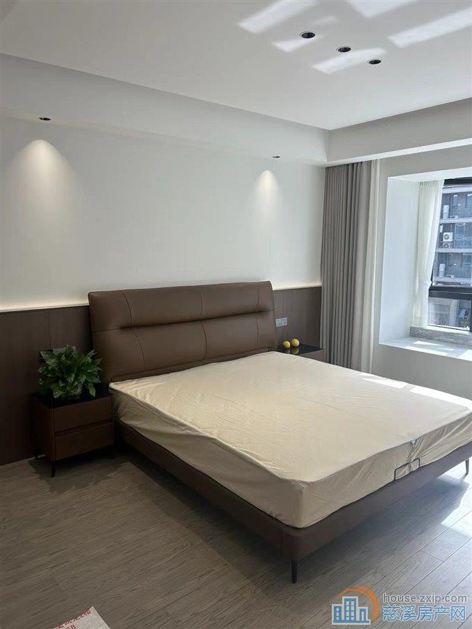 红星132平方精装修洋房四室2卫