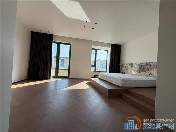 复地二期唯一套挑高设计的联排别墅豪装