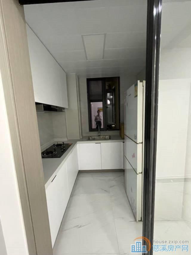 观湖佳苑90平全新精装2室拎包入住