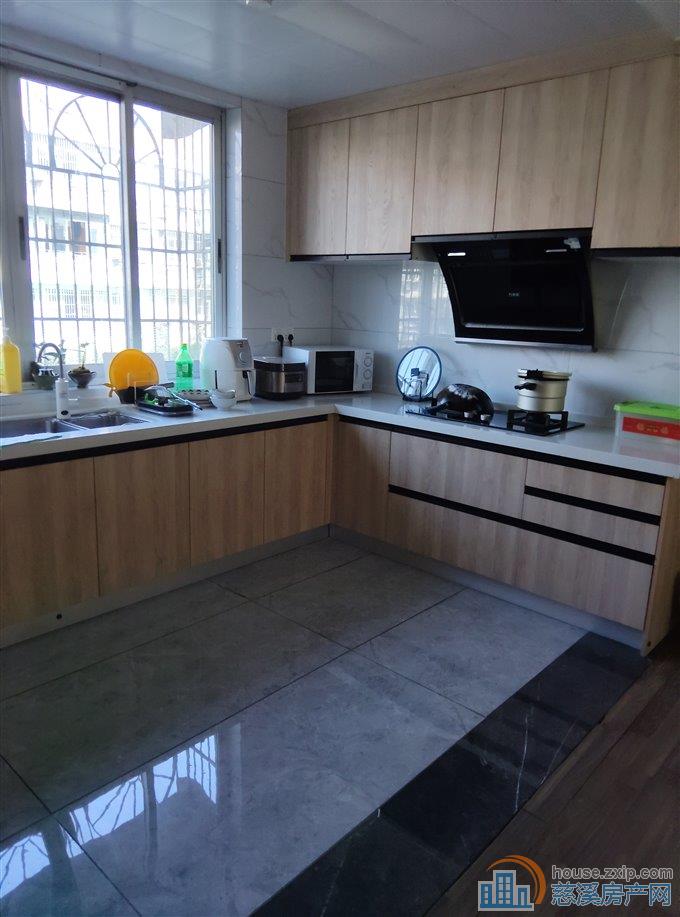 孙塘新村127平精装三室95万可读书