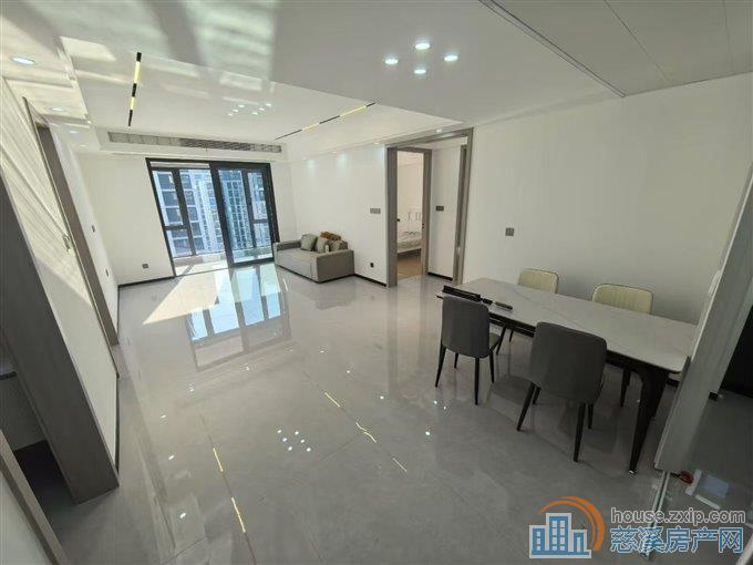 万固臻悦府精装三室二卫5000元/月