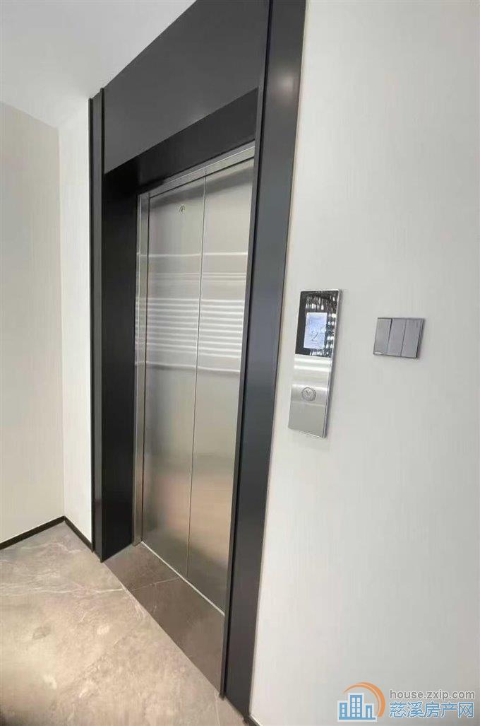 翡丽湾合院191平方豪装318万3车位