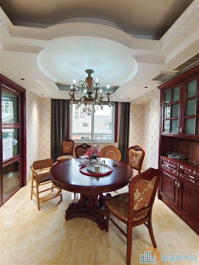 梵石花园 精装 实用面积265平方车位