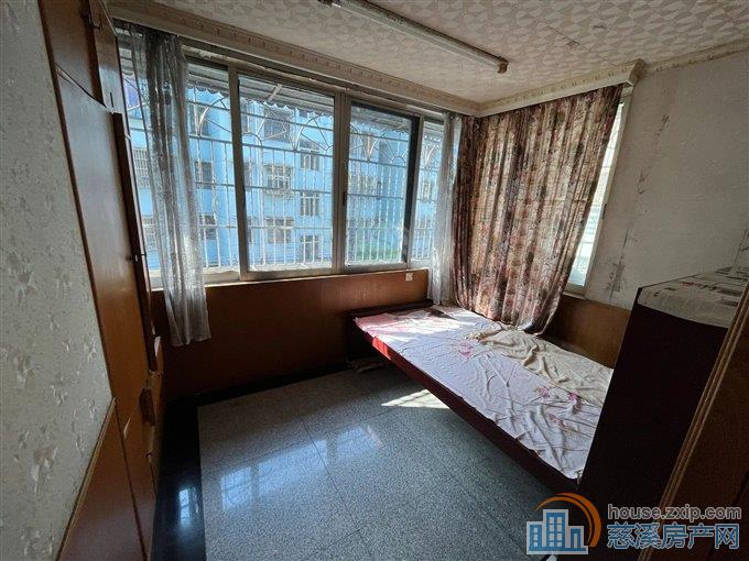 城东书包房，精装三室，南北通透，满五唯一