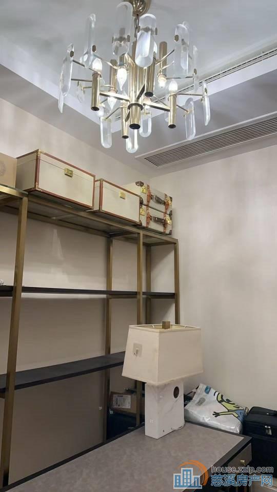 保利俯院江南电梯洋房127平229万豪装