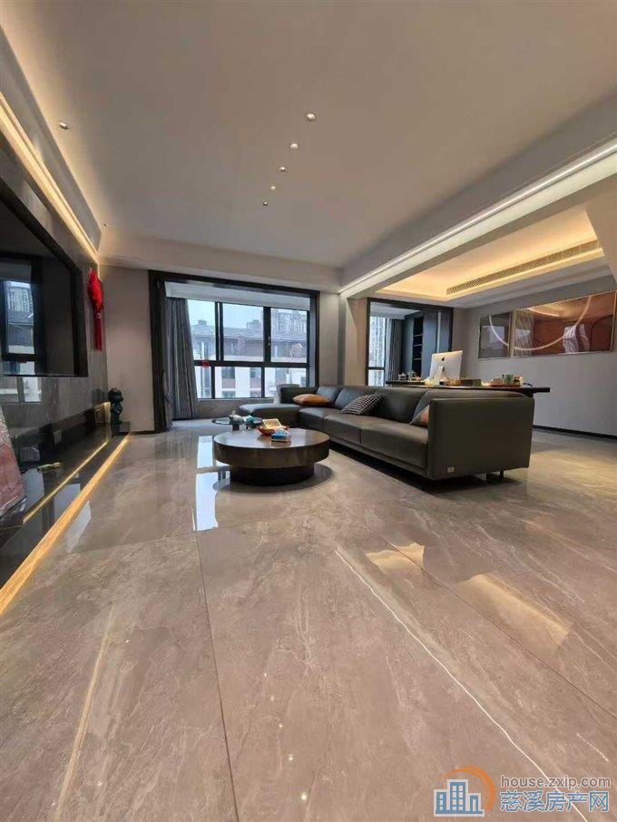 保利俯院江南洋房顶复空中露台车位精装