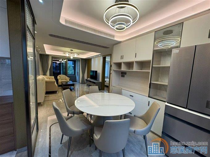 慈澜府 房东自住装修 三室两厅两卫 