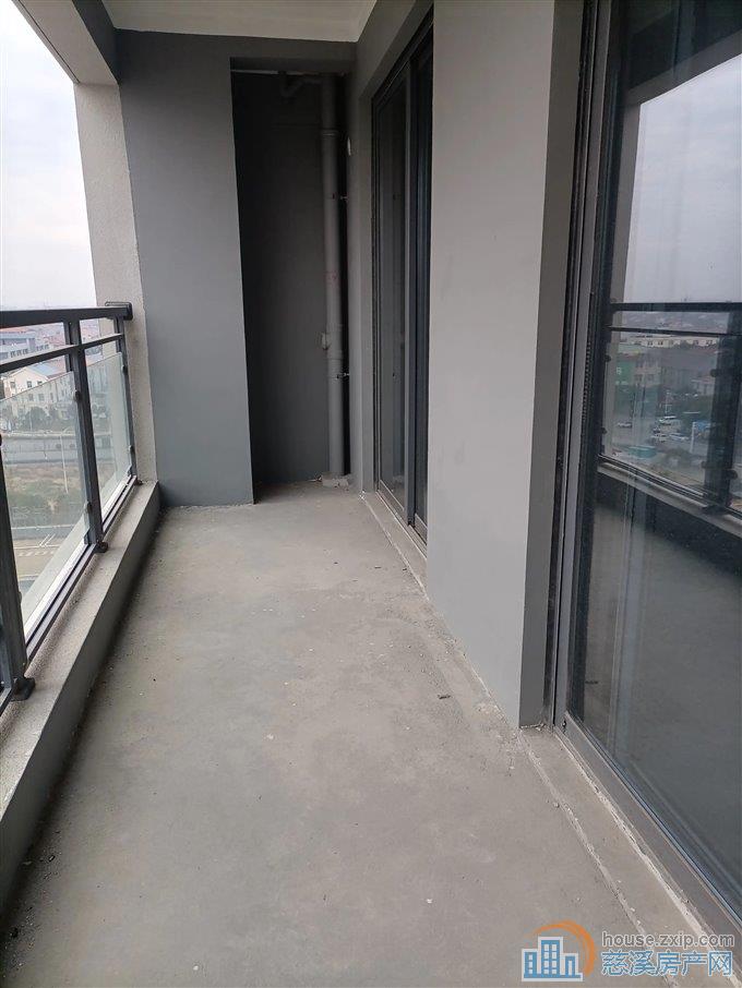 悦翠云庭 毛坯119平方 东边套 包税