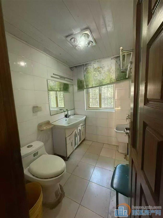 金山新村好楼层68平方56.8万