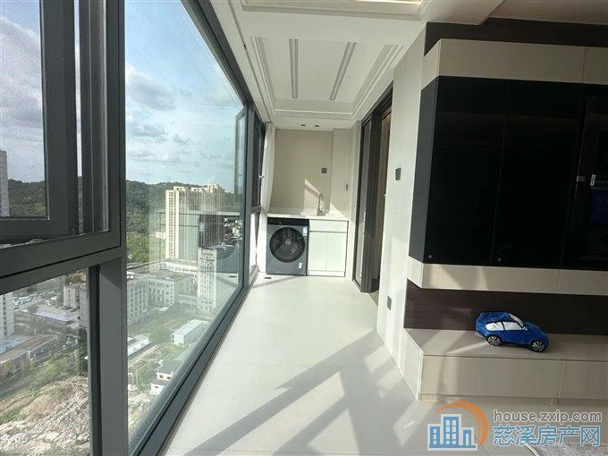 江滨之城 豪装143平方238万双车位