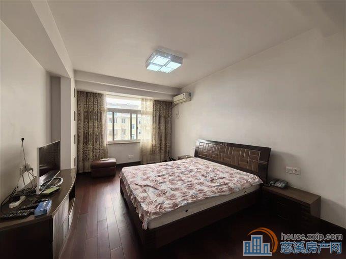 闻涛苑 精装复式215平方140万带车库